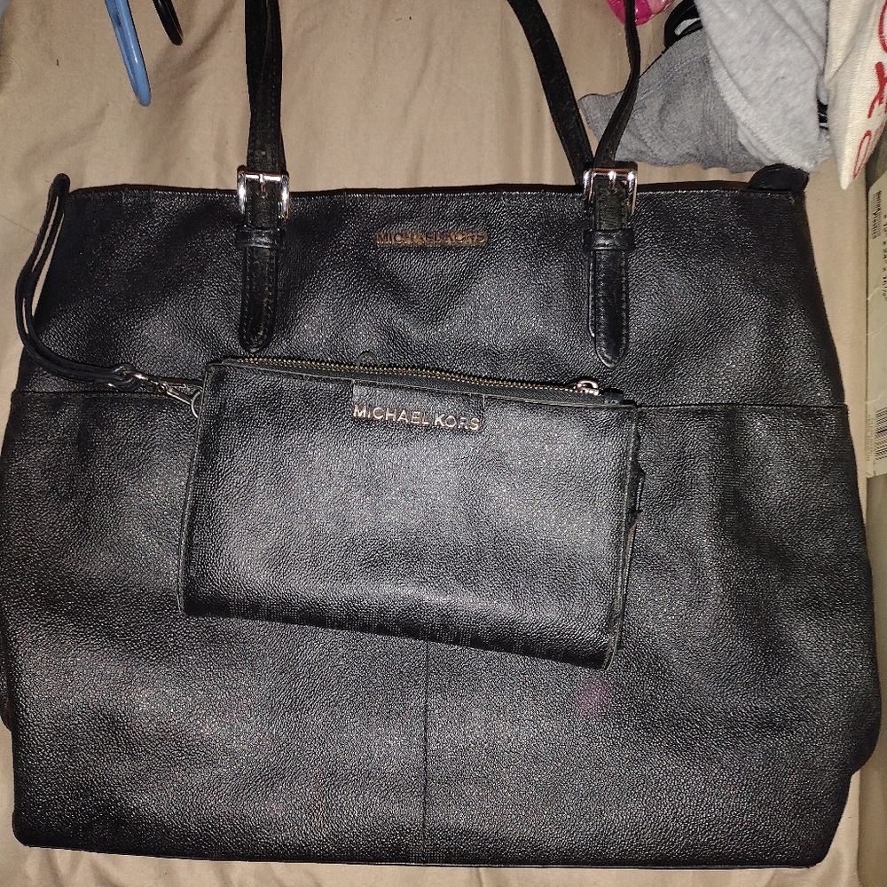 Authentic Michael kors purse set